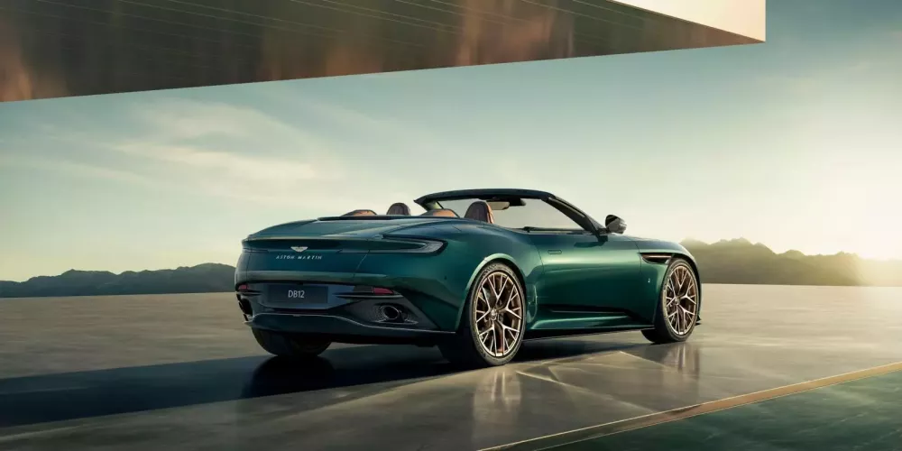 Chi tiết cặp đôi Vanquish và DB12 mui trần giới hạn mới được Q by Aston Martin ra mắt- Ảnh 2. Chi tiết cặp đôi Vanquish và DB12 mui trần giới hạn mới được Q by Aston Martin ra mắt- Ảnh 2.