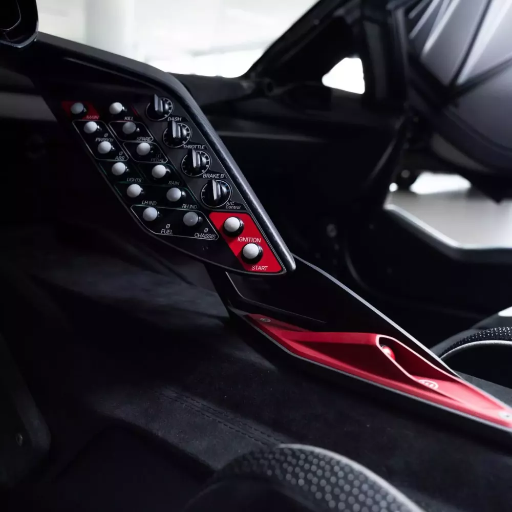 Xe đua Lamborghini Essenza SCV12 này rất phù hợp với nhu cầu chơi xe của Minh "Nhựa": Giá cũng chỉ 2 triệu USD- Ảnh 5. Xe đua Lamborghini Essenza SCV12 này rất phù hợp với nhu cầu chơi xe của Minh "Nhựa": Giá cũng chỉ 2 triệu USD- Ảnh 5.