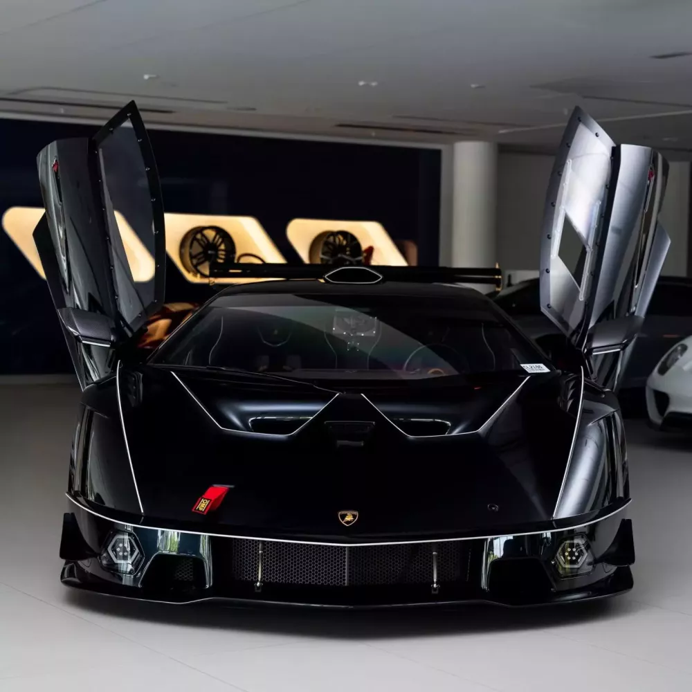Xe đua Lamborghini Essenza SCV12 này rất phù hợp với nhu cầu chơi xe của Minh "Nhựa": Giá cũng chỉ 2 triệu USD- Ảnh 1. Xe đua Lamborghini Essenza SCV12 này rất phù hợp với nhu cầu chơi xe của Minh "Nhựa": Giá cũng chỉ 2 triệu USD- Ảnh 1.