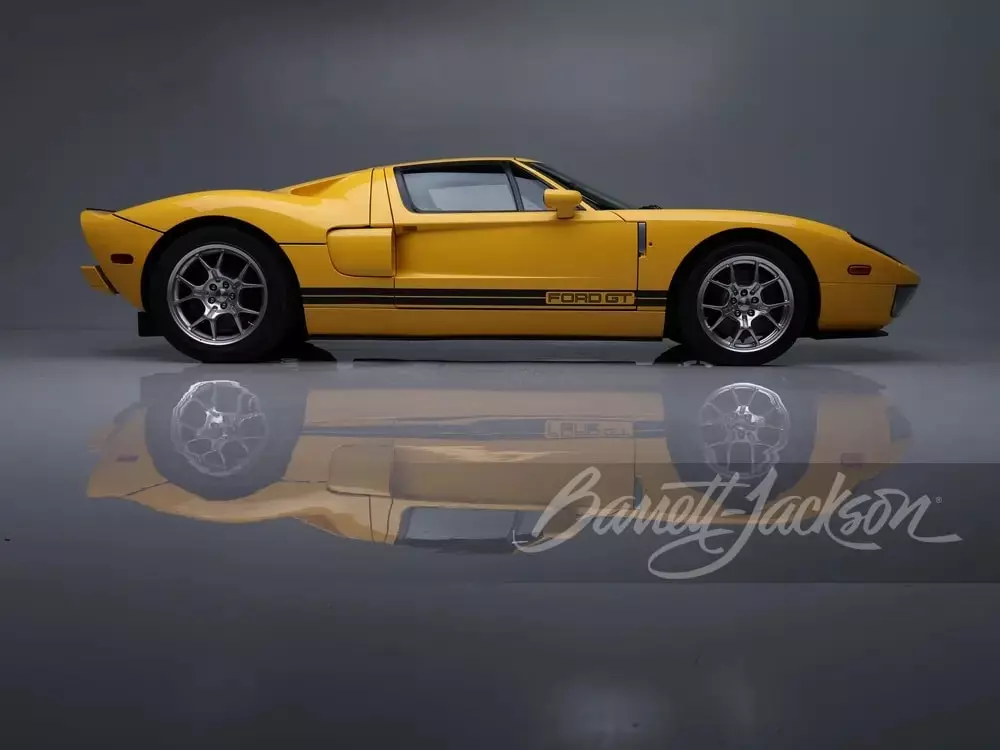 Dân chơi bán lại chiếc xe Ford GT đã sở hữu được 19 năm, chỉ chạy 2.200 km- Ảnh 5.