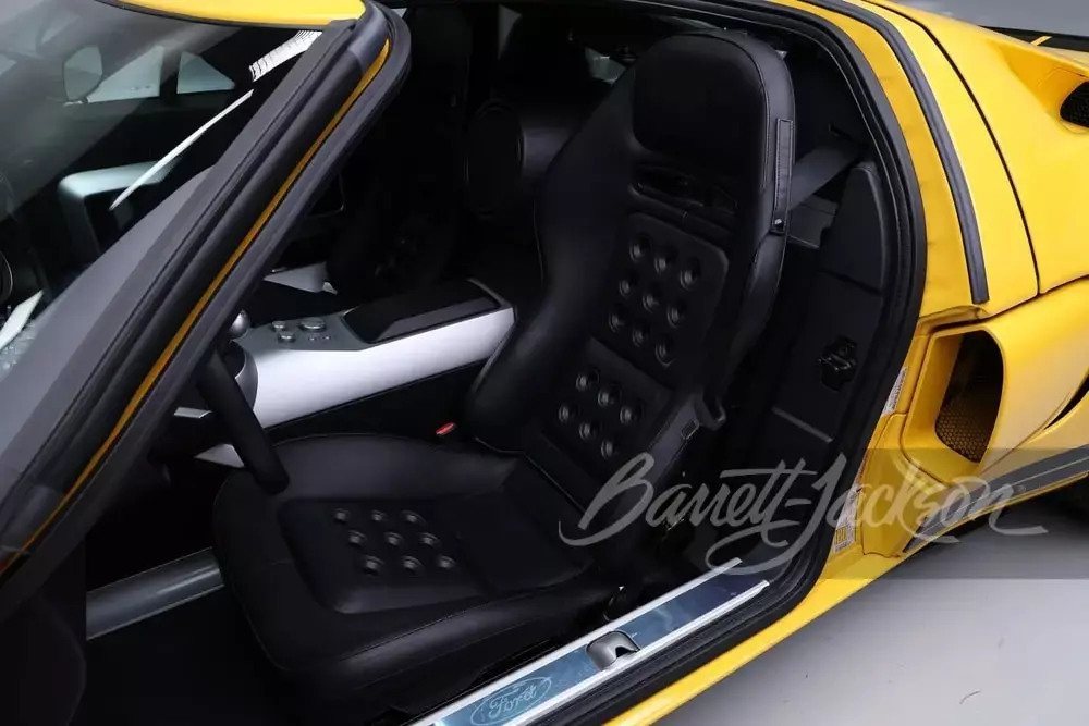 Dân chơi bán lại chiếc xe Ford GT đã sở hữu được 19 năm, chỉ chạy 2.200 km- Ảnh 8.