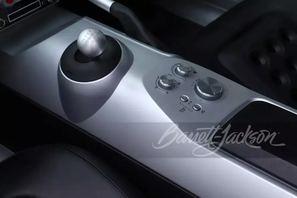 Dân chơi bán lại chiếc xe Ford GT đã sở hữu được 19 năm, chỉ chạy 2.200 km- Ảnh 10.
