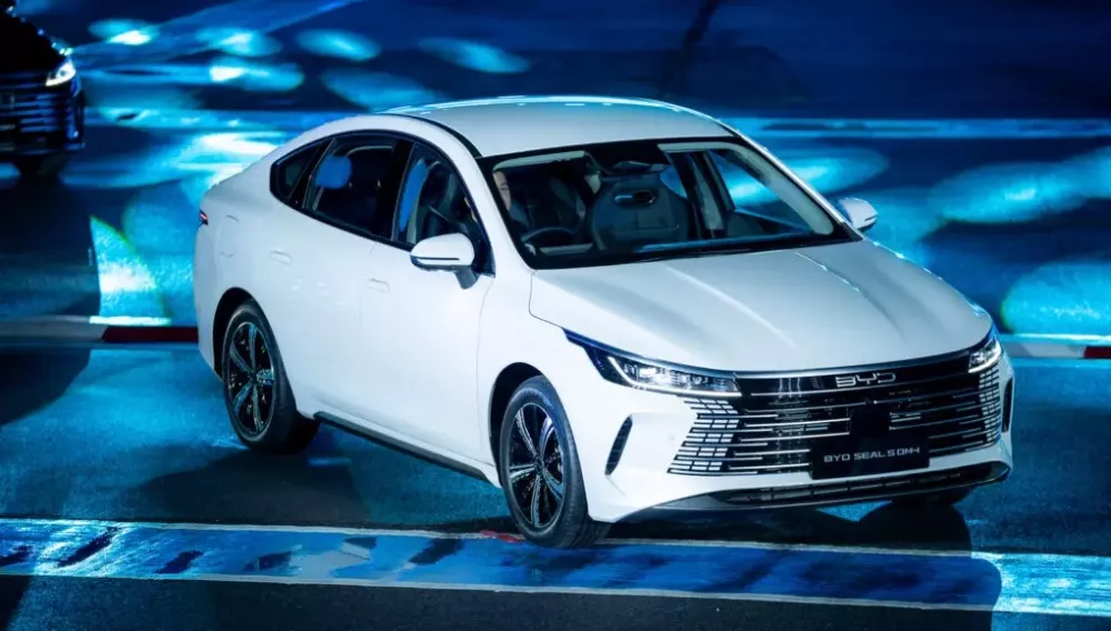 Làm quen với BYD Seal 5 - sedan hạng C sắp bán ở Việt Nam, cạnh tranh Mazda3