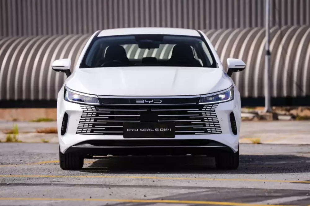BYD Seal 5 sở hữu lưới tản nhiệt nổi bật BYD Seal 5 sở hữu lưới tản nhiệt nổi bật