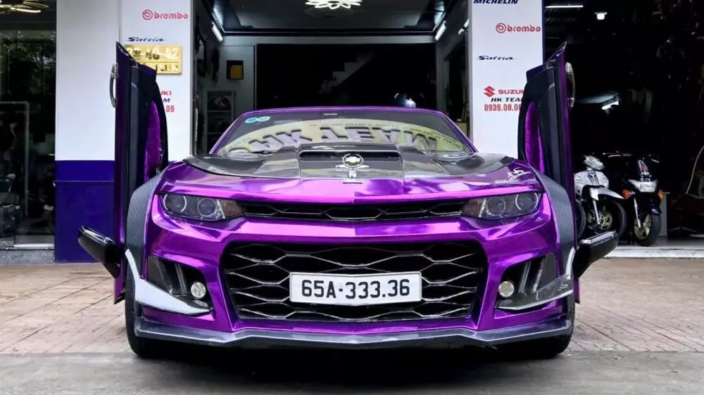 Chevrolet Camaro mui trần biển tứ quý 3 của đại gia Cần Thơ xuất hiện ở Vũng Tàu- Ảnh 2. Chevrolet Camaro mui trần biển tứ quý 3 của đại gia Cần Thơ xuất hiện ở Vũng Tàu- Ảnh 2.