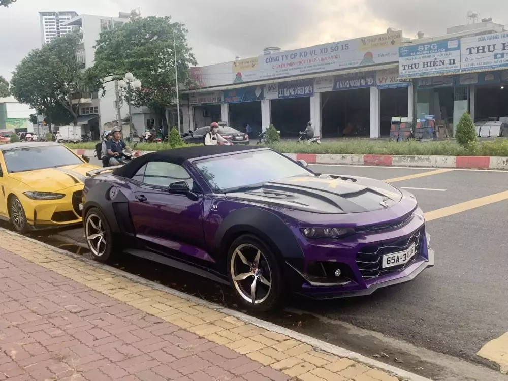 Chevrolet Camaro mui trần biển tứ quý 3 của đại gia Cần Thơ xuất hiện ở Vũng Tàu- Ảnh 1. Chevrolet Camaro mui trần biển tứ quý 3 của đại gia Cần Thơ xuất hiện ở Vũng Tàu- Ảnh 1.