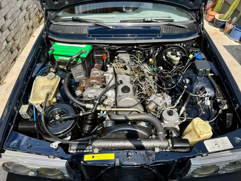 Nhìn chiếc xe Mercedes-Benz 300 CD này có lẽ nhà sưu tập Việt Nam sẽ sớm săn lùng nếu nó tồn tại ở đây- Ảnh 10.