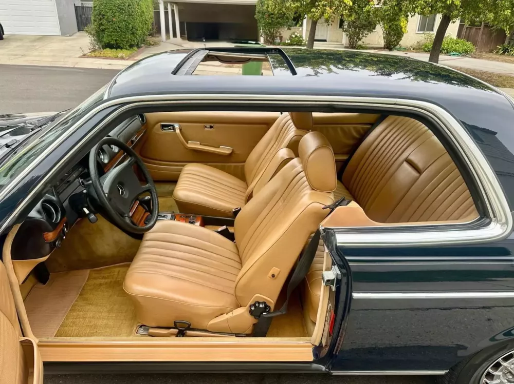 Nhìn chiếc xe Mercedes-Benz 300 CD này có lẽ nhà sưu tập Việt Nam sẽ sớm săn lùng nếu nó tồn tại ở đây- Ảnh 9.