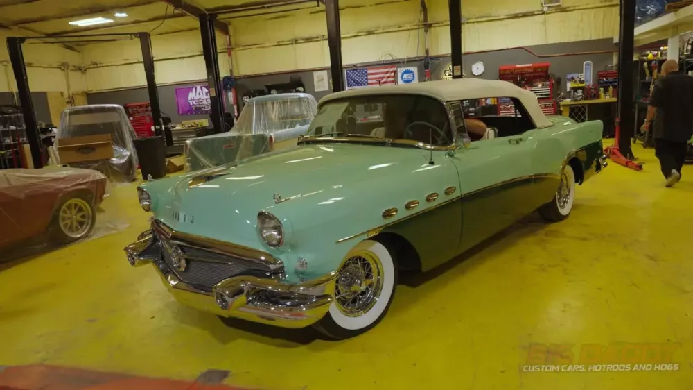 Câu chuyện về món quà Buick Roadmaster mui trần 1956 của con rể dành tặng bố vợ- Ảnh 5.