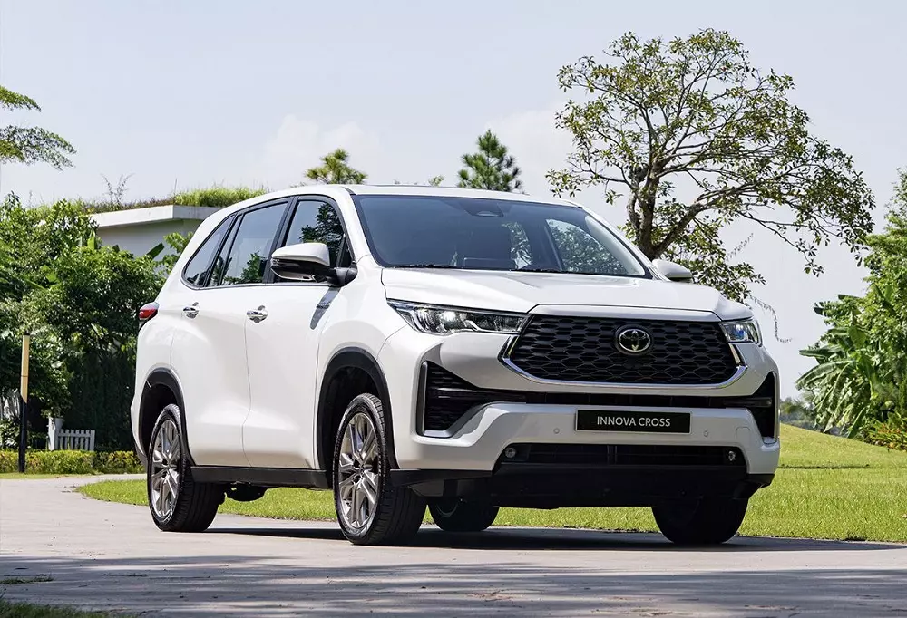 Toyota Innova Cross