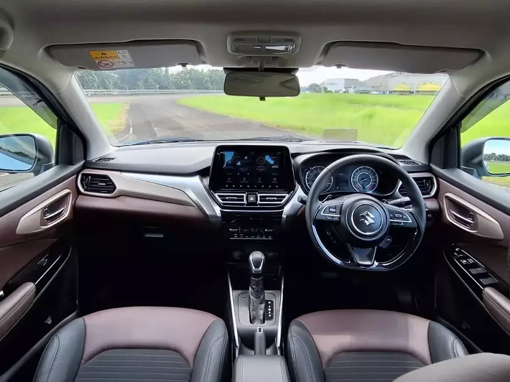 Khoang lái của Suzuki Fronx