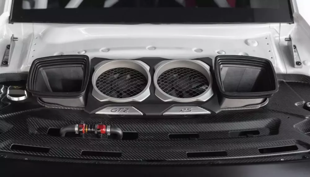 Câu chuyện đằng sau chiếc Porsche 911 GT2 RS Clubsport siêu hiếm này sẽ khiến bạn thích thú- Ảnh 9.