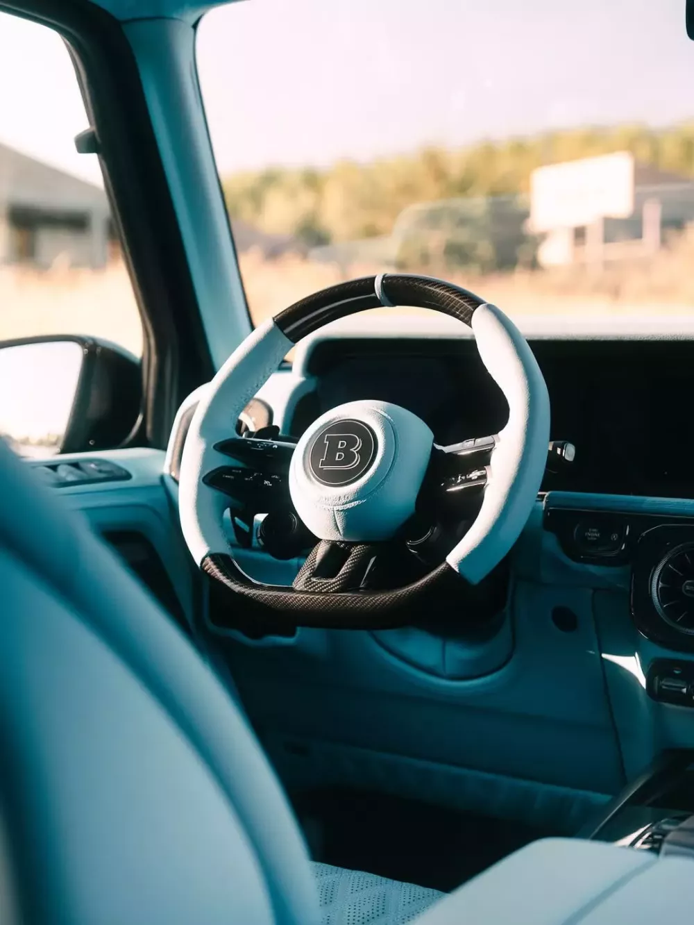 Brabus tiếp tục mổ xẻ Mercedes-AMG G63 theo phong cách xe bán tải, giá về Việt Nam chưa thuế đã 1 triệu USD- Ảnh 5. Brabus tiếp tục mổ xẻ Mercedes-AMG G63 theo phong cách xe bán tải, giá về Việt Nam chưa thuế đã 1 triệu USD- Ảnh 5.