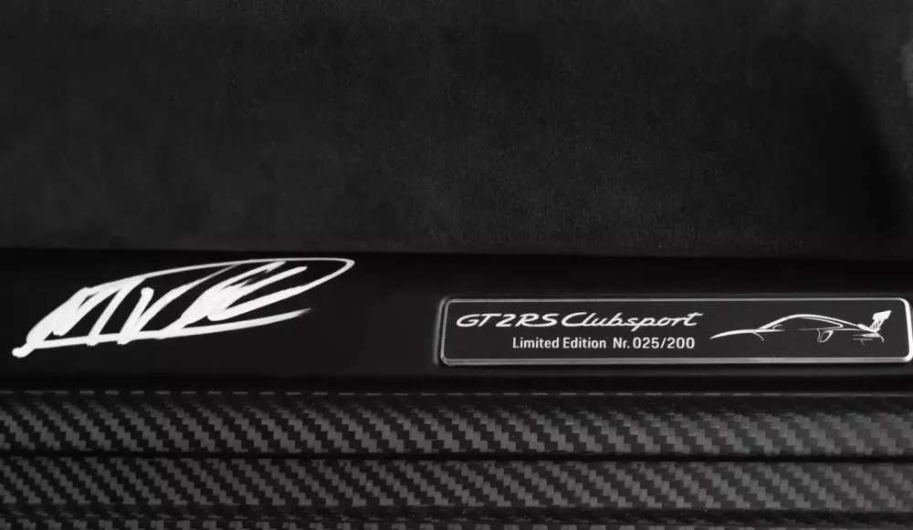 Câu chuyện đằng sau chiếc Porsche 911 GT2 RS Clubsport siêu hiếm này sẽ khiến bạn thích thú- Ảnh 7.