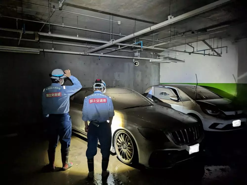 Thiệt hại sau vụ ngập n&agrave;y sẽ do c&aacute;c c&ocirc;ng ty bảo hiểm chi trả