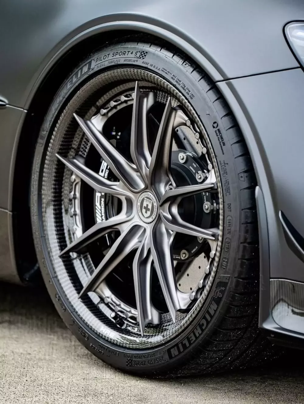 Ngắm nhìn Mercedes-AMG GT Black Series mà "Qua" Vũ đang còn thiếu trong bộ sưu tập xe Mer khủng- Ảnh 1.