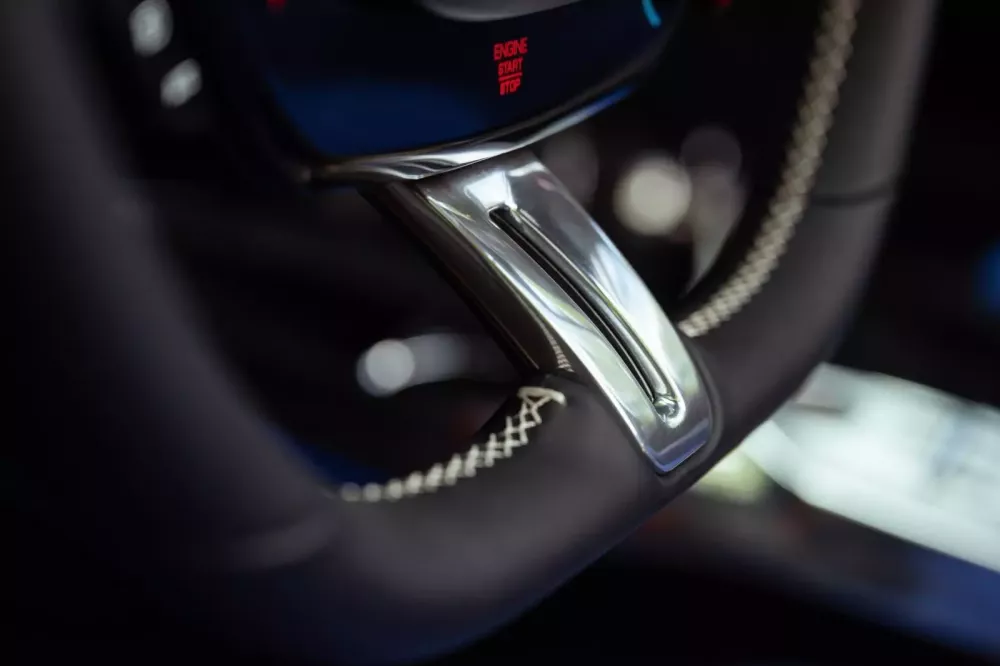 Cận cảnh Ferrari 296 GTS lấy cảm hứng từ chiếc xe đua huyền thoại 250 LM mang số 124- Ảnh 16.