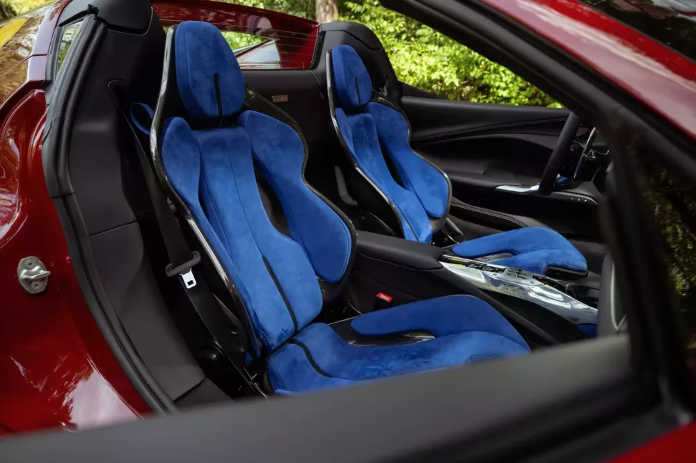 Cận cảnh Ferrari 296 GTS lấy cảm hứng từ chiếc xe đua huyền thoại 250 LM mang số 124- Ảnh 11.