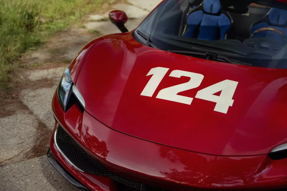 Cận cảnh Ferrari 296 GTS lấy cảm hứng từ chiếc xe đua huyền thoại 250 LM mang số 124- Ảnh 8.