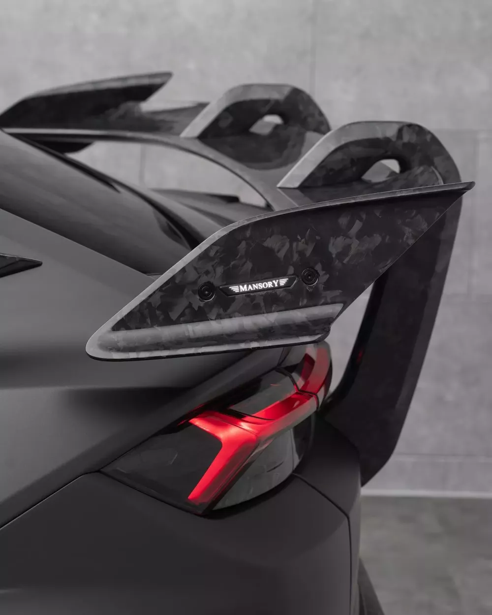 Việc gì khó có Mansory rồi, nâng cấp Lamborghini Urus SE lên tầm cao mới với công suất 1.095 mã lực- Ảnh 5.