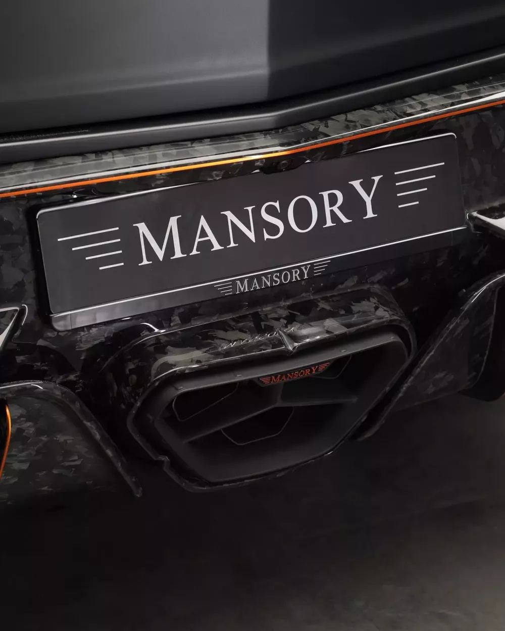 Việc gì khó có Mansory rồi, nâng cấp Lamborghini Urus SE lên tầm cao mới với công suất 1.095 mã lực- Ảnh 8.