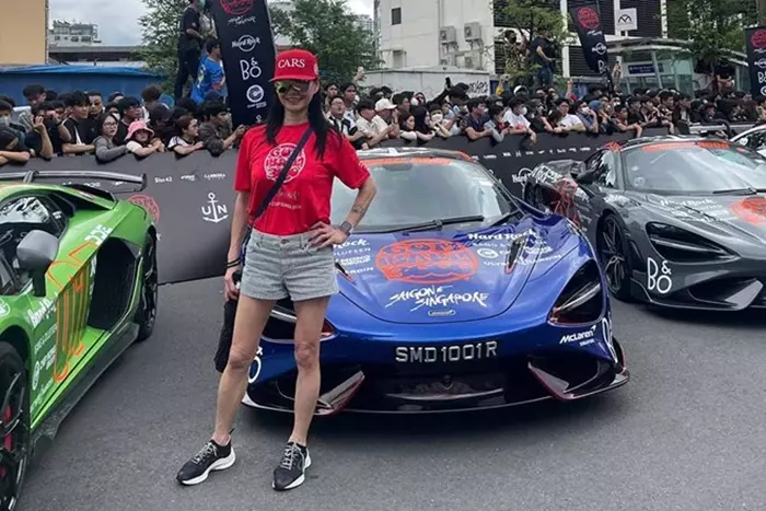Nữ doanh nhân Singapore xuất hiện tại Việt Nam ở hành trình Gumball 3000 2024 tậu siêu xe triệu đô Pagani Utopia- Ảnh 2.