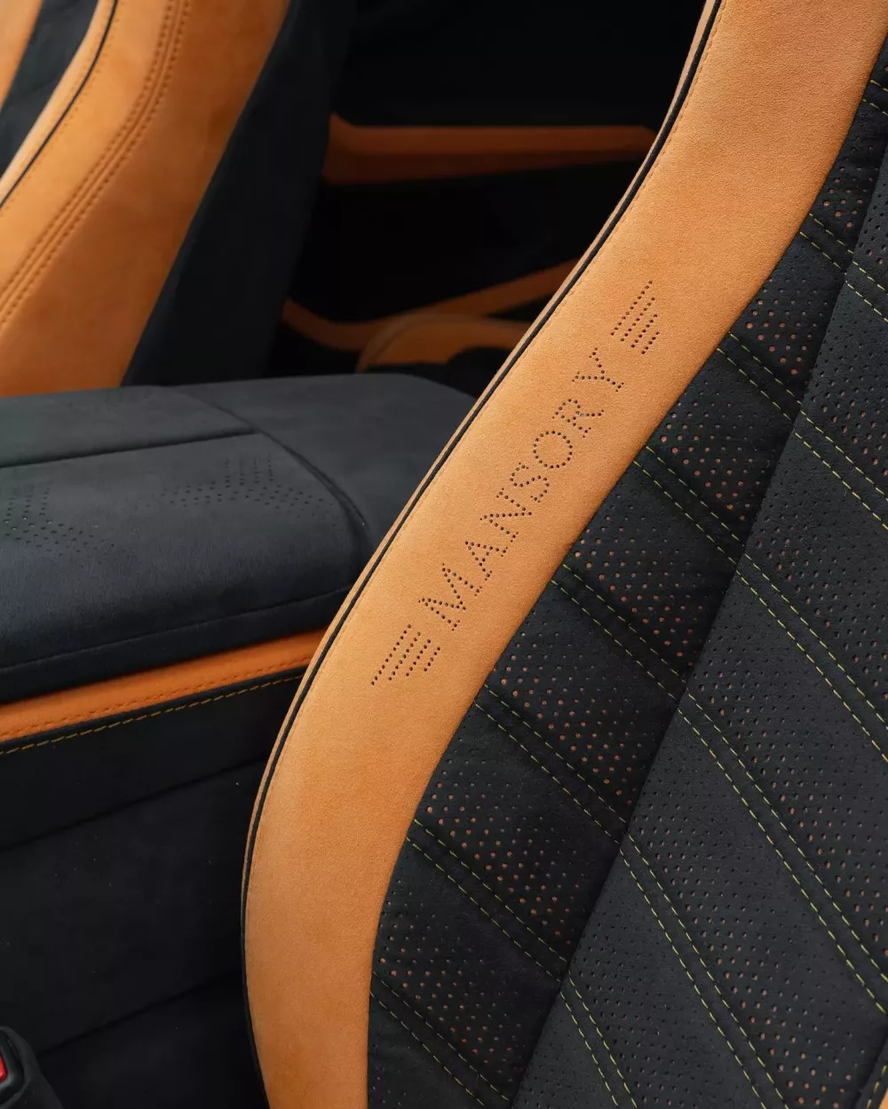 Việc gì khó có Mansory rồi, nâng cấp Lamborghini Urus SE lên tầm cao mới với công suất 1.095 mã lực- Ảnh 12.