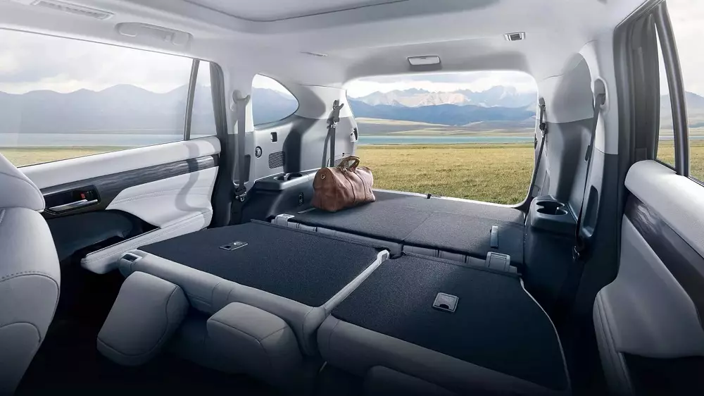 2 hàng ghế sau của Toyota Highlander 2026 có thể gập phẳng xuống