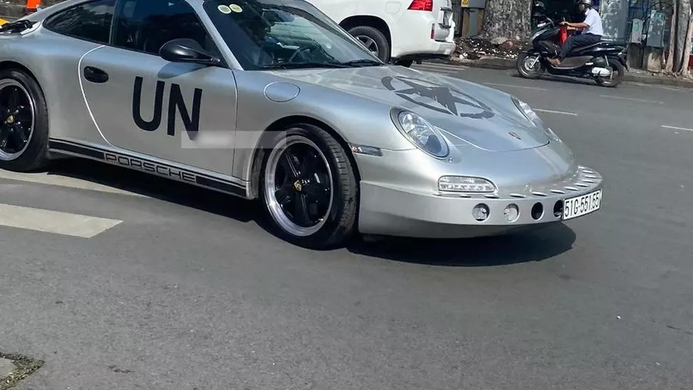 "Qua" Vũ đã lâu lắm mới cầm lái lại chiếc xe Porsche 911 997 độ cực lạ- Ảnh 4. "Qua" Vũ đã lâu lắm mới cầm lái lại chiếc xe Porsche 911 997 độ cực lạ- Ảnh 4.