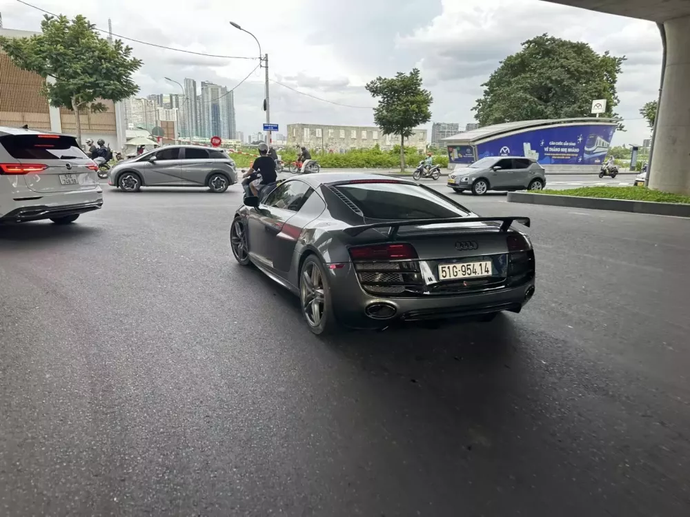 Siêu xe Audi R8 số sàn duy nhất Việt Nam tái xuất sau nhiều năm ở ẩn- Ảnh 1. Siêu xe Audi R8 số sàn duy nhất Việt Nam tái xuất sau nhiều năm ở ẩn- Ảnh 1.