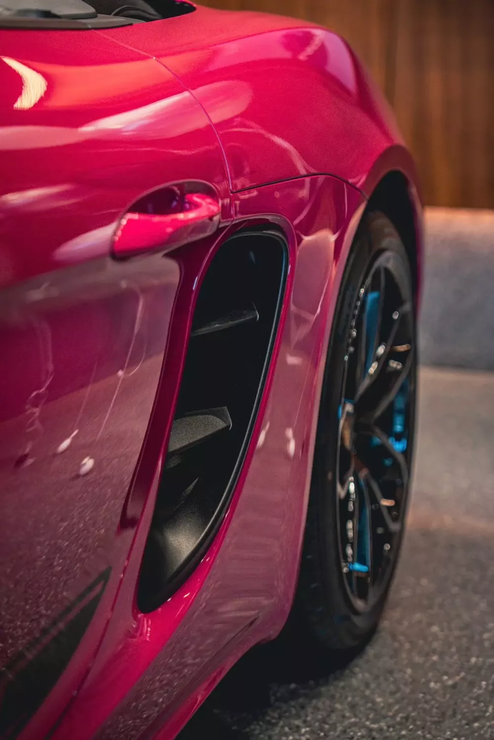 Cô chủ tiệm bánh ở Hà Nội tậu Porsche 718 Boxster Style Edition mới tinh- Ảnh 7.