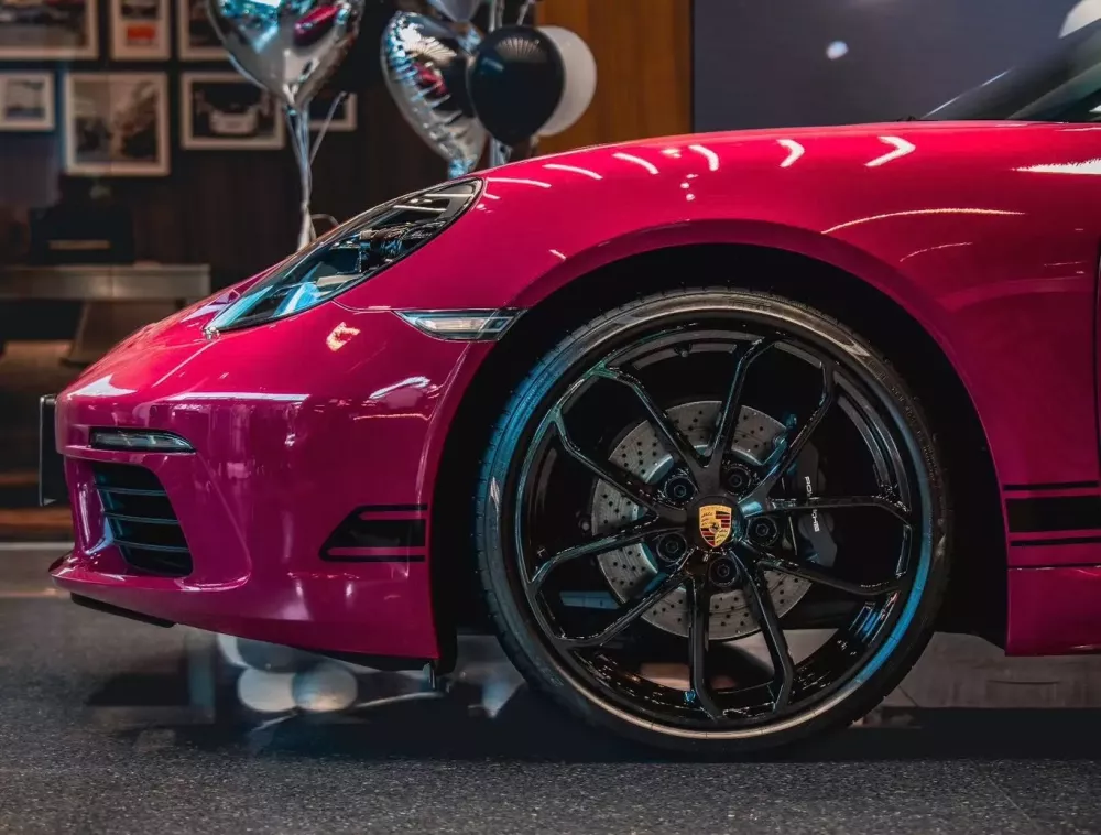 Cô chủ tiệm bánh ở Hà Nội tậu Porsche 718 Boxster Style Edition mới tinh- Ảnh 4.