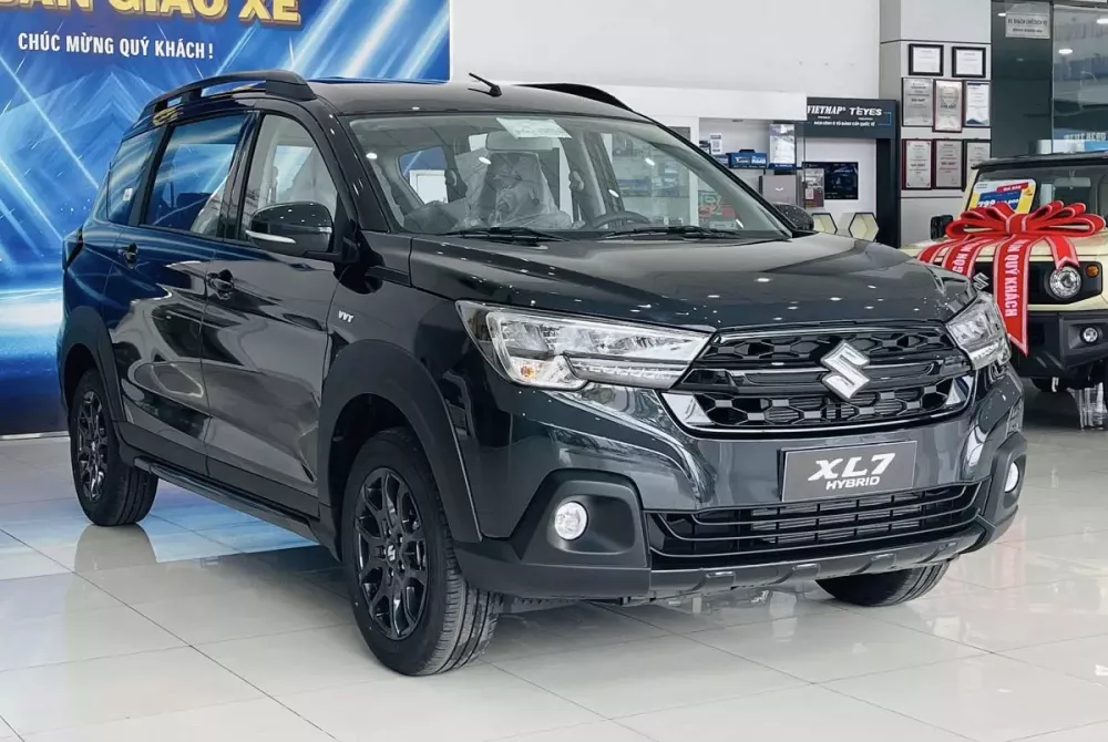 Cận cảnh Suzuki XL7 Black Edition mới tại đại lý Việt, được giảm giá đến 70 triệu đồng Cận cảnh Suzuki XL7 Black Edition mới tại đại lý Việt, được giảm giá đến 70 triệu đồng