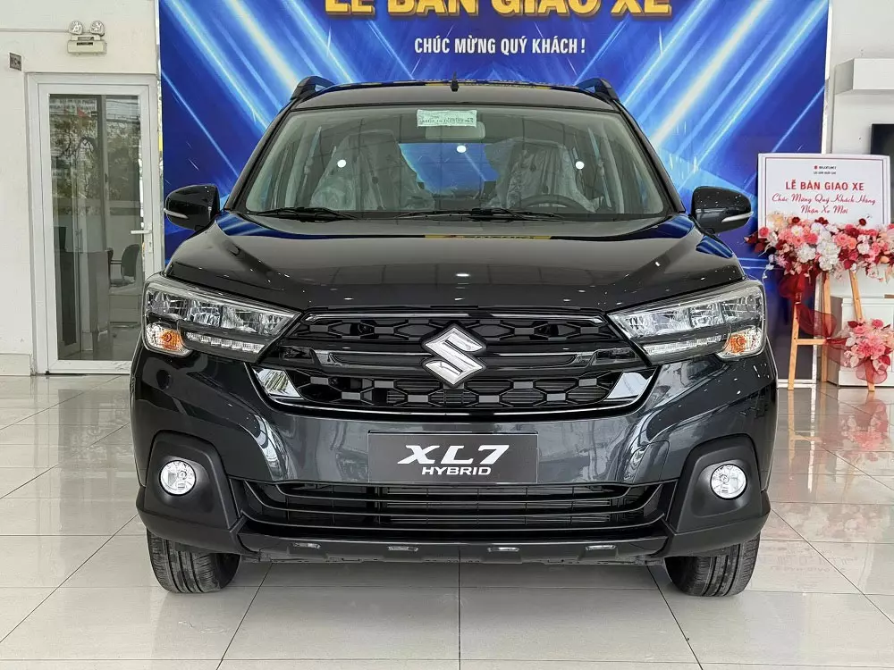 Suzuki XL7 Black Edition sở hữu ngoại hình đen tuyền Suzuki XL7 Black Edition sở hữu ngoại hình đen tuyền
