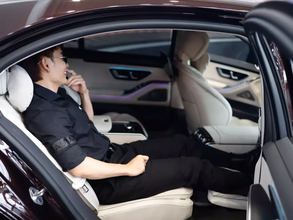 Ca sĩ Trúc Nhân tậu Mercedes-Benz S450L đời mới, giá hơn 6 tỷ đồng- Ảnh 2. Ca sĩ Trúc Nhân tậu Mercedes-Benz S450L đời mới, giá hơn 6 tỷ đồng- Ảnh 2.