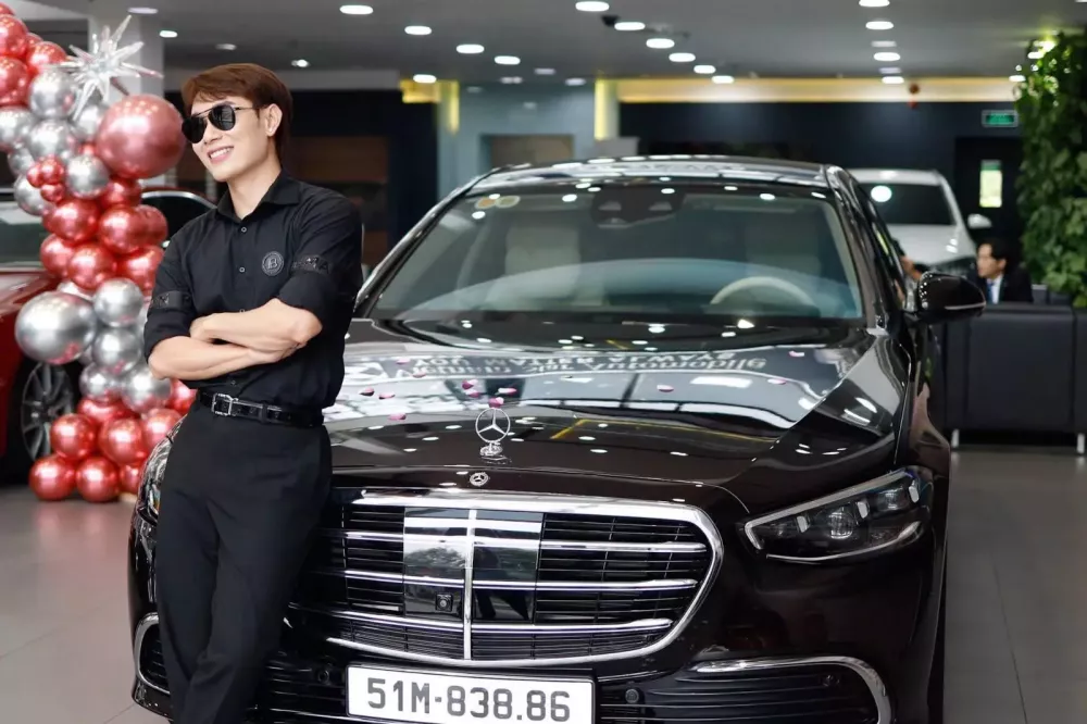 Ca sĩ Trúc Nhân tậu Mercedes-Benz S450L đời mới, giá hơn 6 tỷ đồng- Ảnh 3. Ca sĩ Trúc Nhân tậu Mercedes-Benz S450L đời mới, giá hơn 6 tỷ đồng- Ảnh 3.