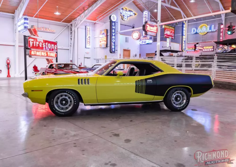 Chiếc xe Plymouth Hemi Cuda đời 1971 màu vàng Curious Yellow này có thể hơn 1 triệu đô la- Ảnh 3. Chiếc xe Plymouth Hemi Cuda đời 1971 màu vàng Curious Yellow này có thể hơn 1 triệu đô la- Ảnh 3.