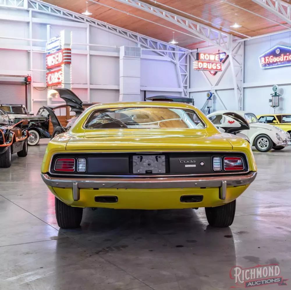 Chiếc xe Plymouth Hemi Cuda đời 1971 màu vàng Curious Yellow này có thể hơn 1 triệu đô la- Ảnh 4. Chiếc xe Plymouth Hemi Cuda đời 1971 màu vàng Curious Yellow này có thể hơn 1 triệu đô la- Ảnh 4.