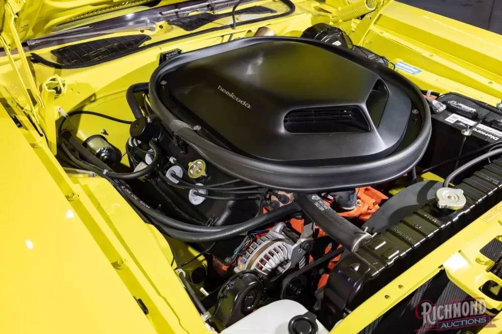 Chiếc xe Plymouth Hemi Cuda đời 1971 màu vàng Curious Yellow này có thể hơn 1 triệu đô la- Ảnh 8. Chiếc xe Plymouth Hemi Cuda đời 1971 màu vàng Curious Yellow này có thể hơn 1 triệu đô la- Ảnh 8.