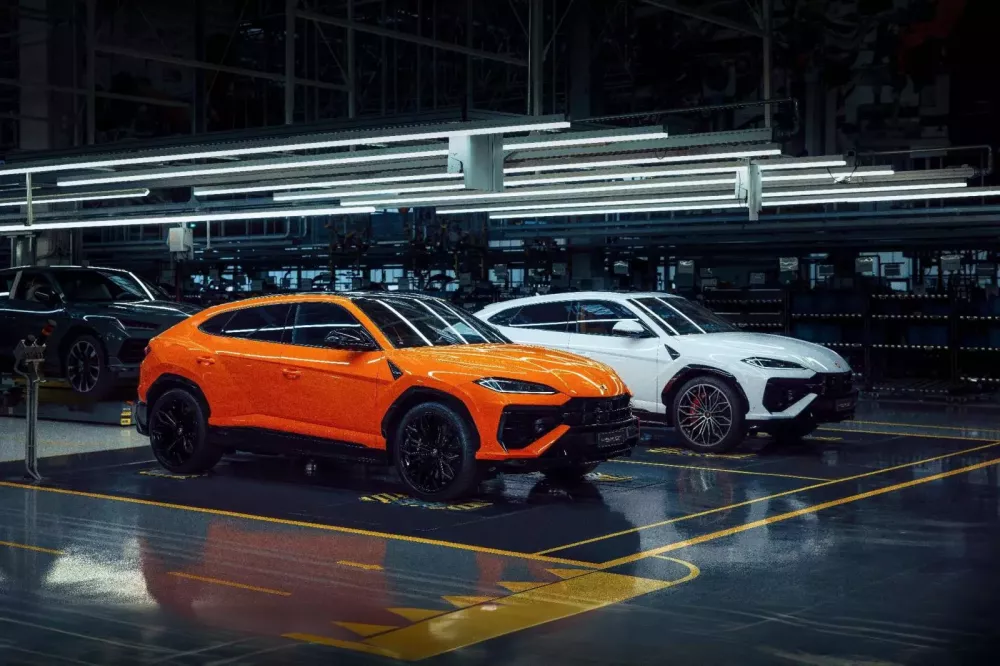 Xe hybrid Lamborghini Urus SE bị thu hồi vì nguy cơ rò rỉ nhiên liệu- Ảnh 6. Xe hybrid Lamborghini Urus SE bị thu hồi vì nguy cơ rò rỉ nhiên liệu- Ảnh 6.