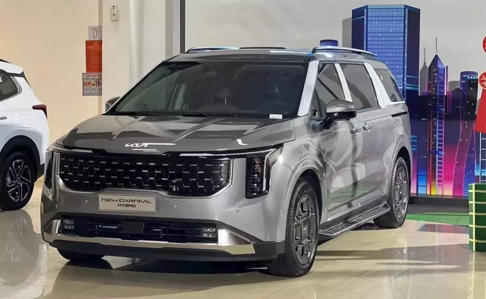 Kia Carnival 1.6 Turbo HEV Signature 7S tại Việt Nam Kia Carnival 1.6 Turbo HEV Signature 7S tại Việt Nam