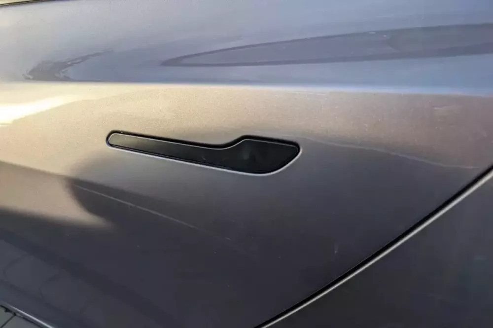 Trung Quốc siết quy định về tay nắm cửa Trung Quốc siết quy định về tay nắm cửa