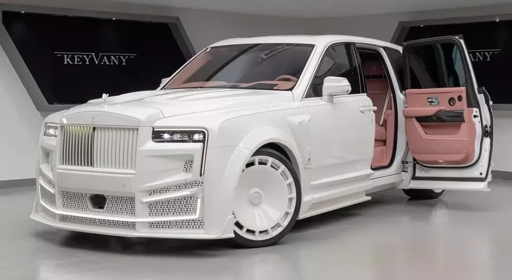 Hãng độ Keyvany lại gây chú ý với "bạch mã" Rolls-Royce Cullinan Series II- Ảnh 2. Hãng độ Keyvany lại gây chú ý với "bạch mã" Rolls-Royce Cullinan Series II- Ảnh 2.