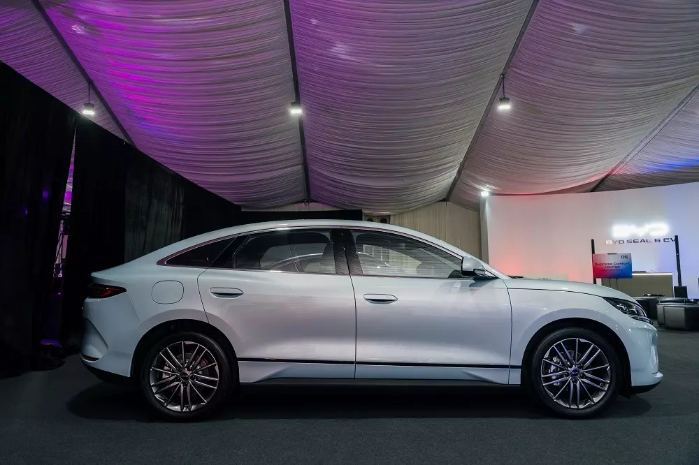 BYD Seal 6 sở hữu kích thước như sedan hạng D BYD Seal 6 sở hữu kích thước như sedan hạng D