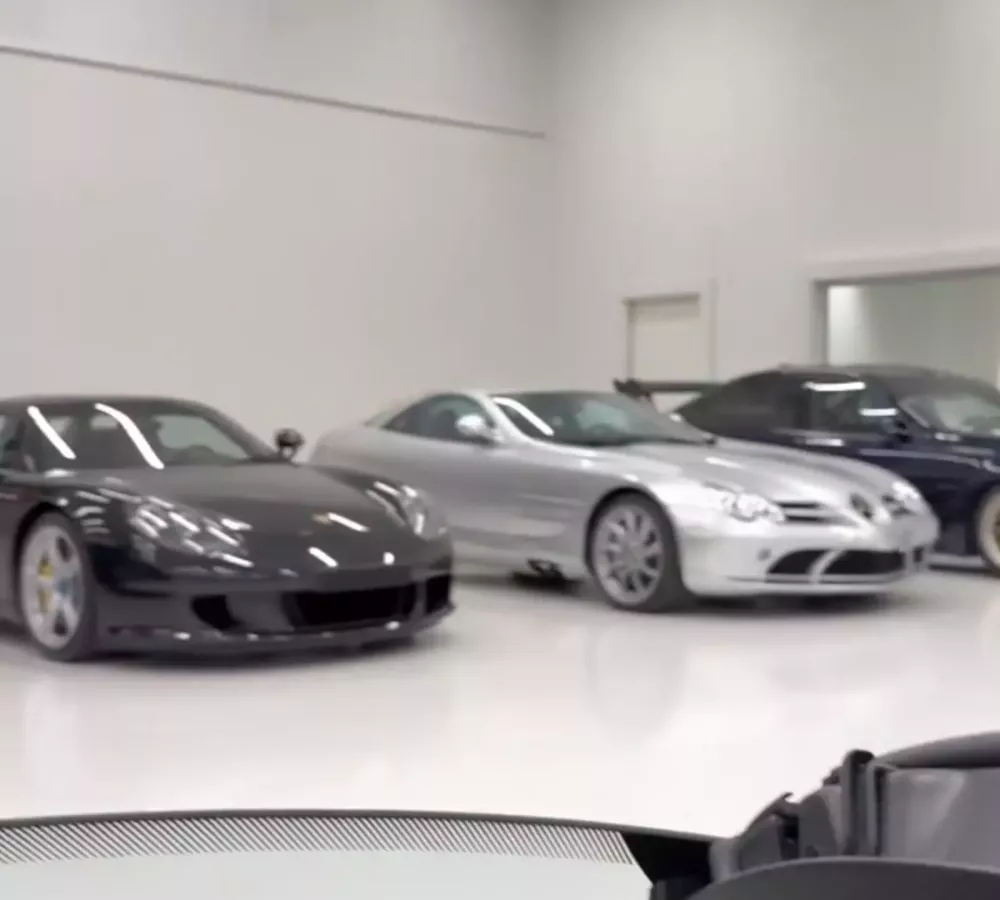 CEO của Bugatti sở hữu bộ sưu tập xe khiến không ít người bất ngờ: Thường lái chiếc xe Volkswagen này- Ảnh 1. CEO của Bugatti sở hữu bộ sưu tập xe khiến không ít người bất ngờ: Thường lái chiếc xe Volkswagen này- Ảnh 1.