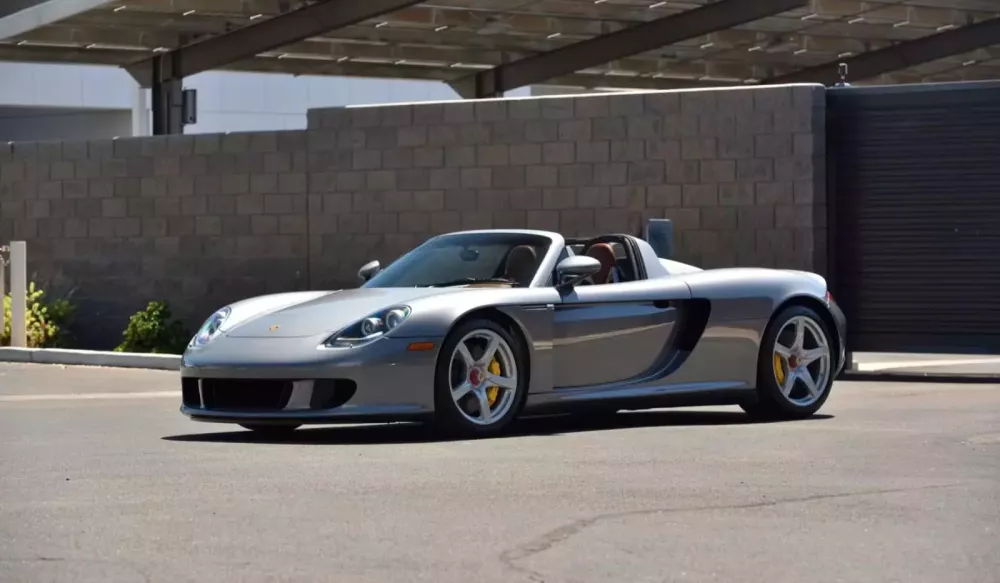 Cùng xem 5 chiếc xe biểu tượng được trang bị động cơ xe đua: 2 trong số đó từng về Việt Nam - Ảnh 15. Cùng xem 5 chiếc xe biểu tượng được trang bị động cơ xe đua: 2 trong số đó từng về Việt Nam - Ảnh 15.