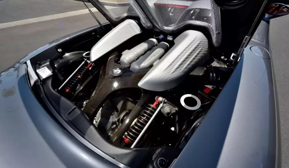 Cùng xem 5 chiếc xe biểu tượng được trang bị động cơ xe đua: 2 trong số đó từng về Việt Nam - Ảnh 17. Cùng xem 5 chiếc xe biểu tượng được trang bị động cơ xe đua: 2 trong số đó từng về Việt Nam - Ảnh 17.