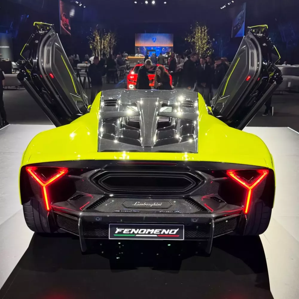 Lamborghini Fenomeno siêu giới hạn chỉ 29 chiếc, giá 3,5 triệu USD, ra mắt tại Anh- Ảnh 7. Lamborghini Fenomeno siêu giới hạn chỉ 29 chiếc, giá 3,5 triệu USD, ra mắt tại Anh- Ảnh 7.