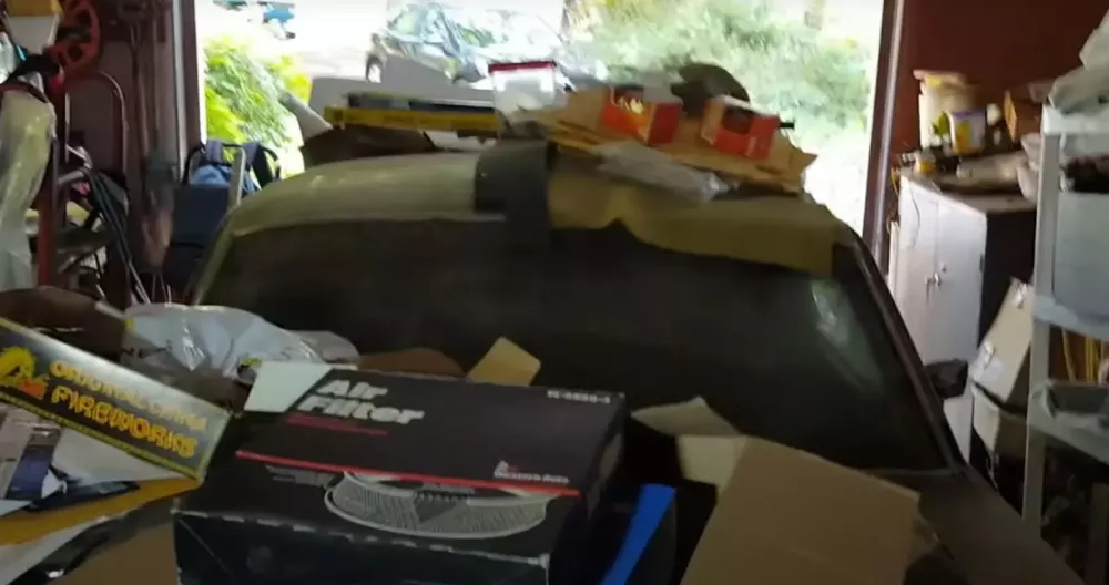 Ph&aacute;t hiện "rắn hổ mang" Shelby GT500 1967 bị bỏ qu&ecirc;n trong nh&agrave; kho hơn 38 năm- Ảnh 4.