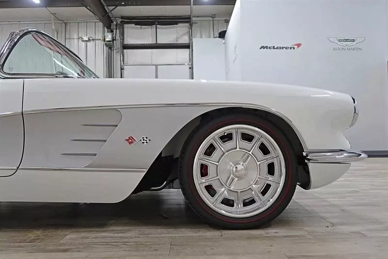 Một chiếc xe Chevrolet Corvette 1958 đang được chào bán nửa triệu đô la, đắt hơn các siêu xe hiện đại ngày nay- Ảnh 7. Một chiếc xe Chevrolet Corvette 1958 đang được chào bán nửa triệu đô la, đắt hơn các siêu xe hiện đại ngày nay- Ảnh 7.